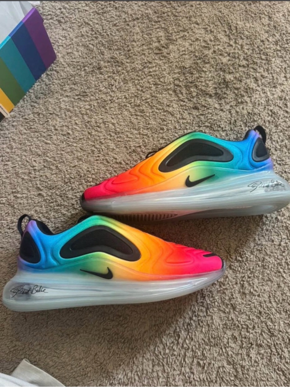 Nike Air Max 720 Be True Rainbow Pride Sneakers Men’s 10 🌈